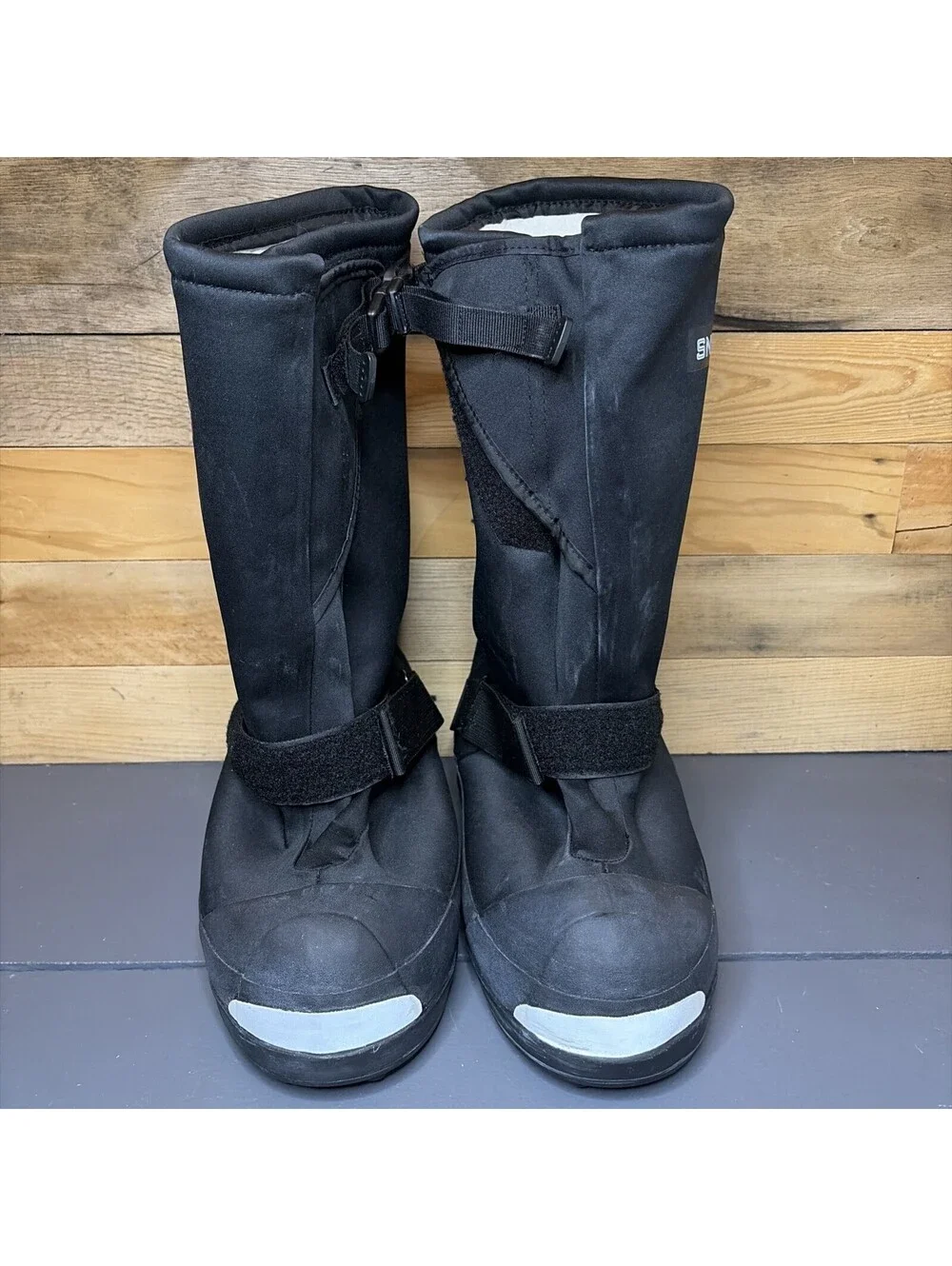 SnowGear Overboots Men Size 11 Black Fleece Lined Winter Studded Ice Cleat Boots